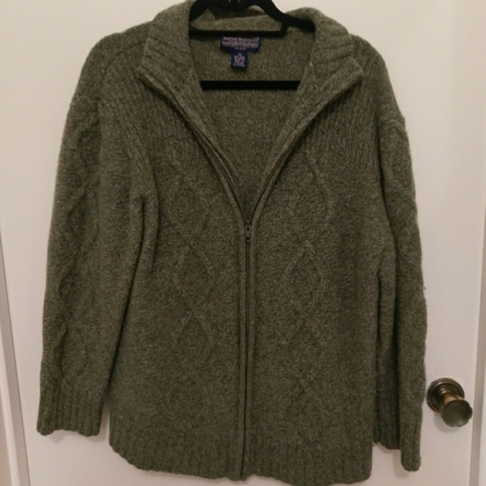 Gorgeous 100% wool sweater